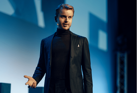 Benedikt Neidhart, Geschäftsführer von Rang1 ist Speaker auf verschiedenen Marketing-Bühnen – wie dem Münchener Marketing Kongress und bei This is Marketing – er teilt regelmäßig sein Wissen vor hunderten Unternehmern aus dem Mittelstand.